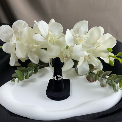 خاتم فضي على شكل فراشه