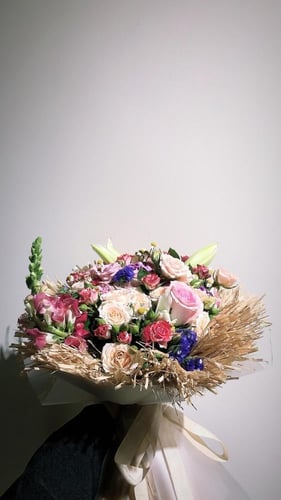 بوكية ورد فاخر بالخيش