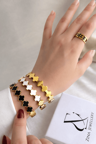 اسوارة Black Cleef