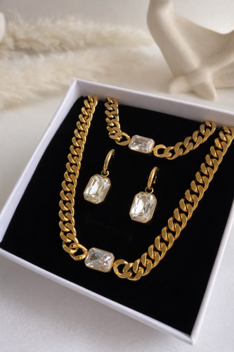 طقم ملكي (أبيض)