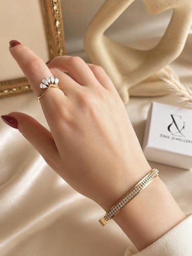 اسوارة Golden Radiance