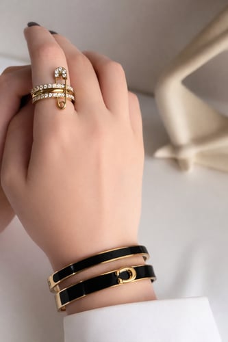 مجموعة Coach-Black