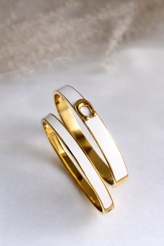 مجموعة Coach-White