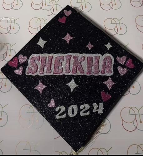 Graduation cap stand