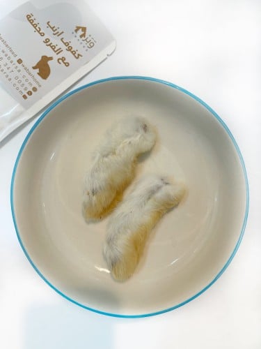 كفوف ارنب مع الفرو مجففة