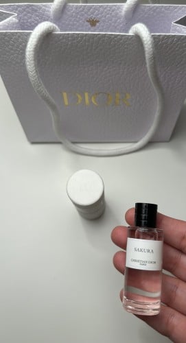 عطر ساكورا ديور 7ونص مل