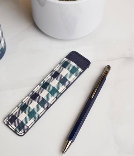 قلم تيد بيكر