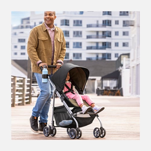 عربة أطفال خفيفة الوزن وقابلة للعكس