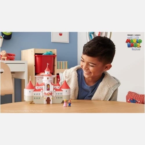 قلعة سوبر ماريو ميني ديلوكس مع شخصيات ماريو وبيتش...