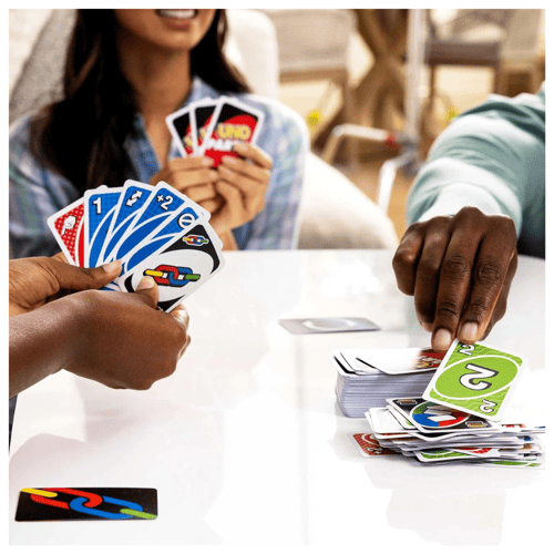 اونو - لعبة بطاقات الحفلات - لعبة جماعية