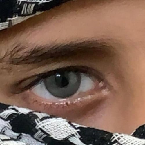 عدسات سيدرا رمادي