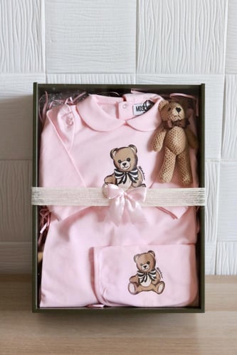 بوكس بناتي ربيعي ( Moschino )