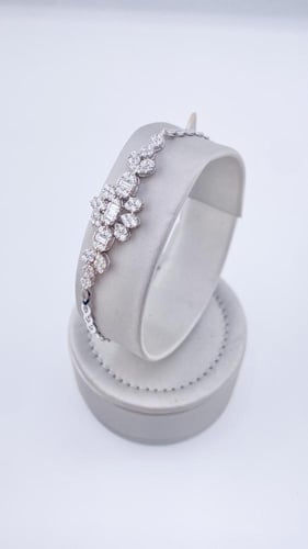 طقم ذهب عيار 18