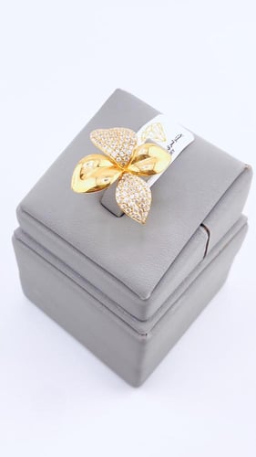 طقم ذهب عيار 18 باسكال