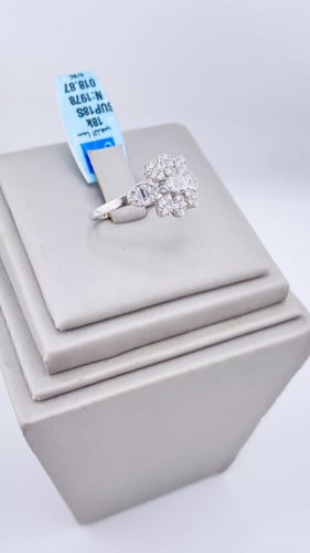 طقم ذهب عيار 18