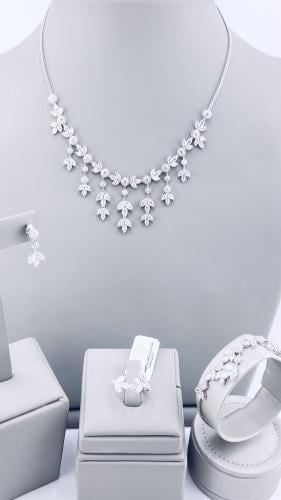 طقم ذهب عيار 18