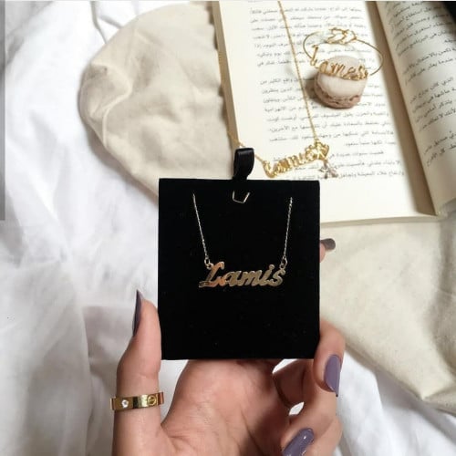 قلادة اسم مخصصة بتصميم عصري فاخر