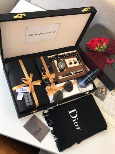 طقم هدايا رجالي فاخر ديور مع إكسسوارات شتوية