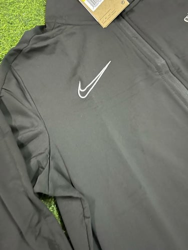 طقم نادي النصر جاكيت مع سروال طويل الجديد 2025