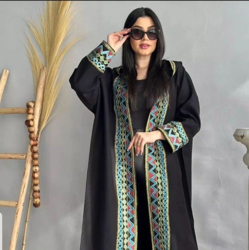 فروة شتوية سوداء مطرزة - أناقة وفخامة الشتاء