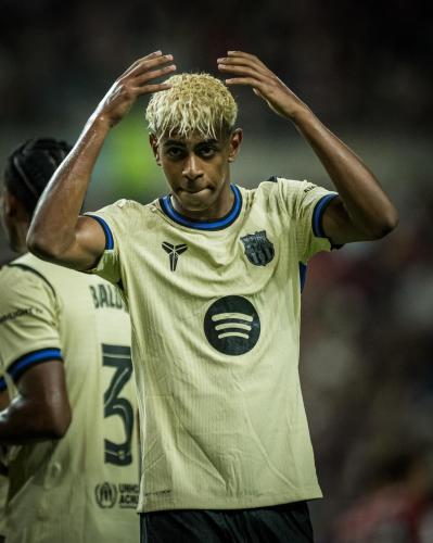 طقم برشلونة الاحتياطي الأصلي بتصميم رسمي 2025-2026