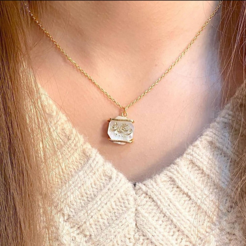 قلادة ملكي بلاسم