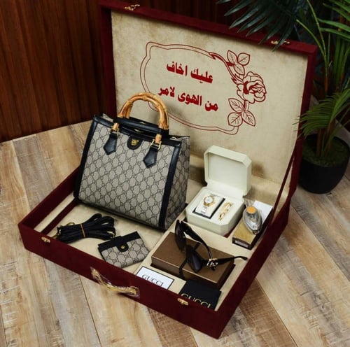 بوكس هدايا نسائي فاخر مع لمسة فاخرة