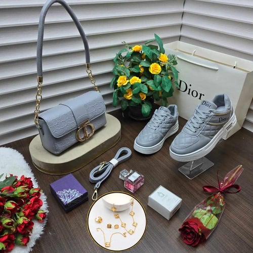 أجمل هدايا المناسبات من ماركة ديور – طقم نسائي فاخ...