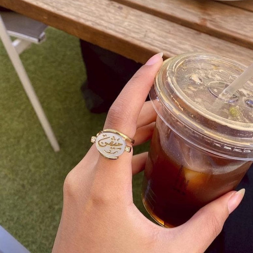 خاتم ملكي - بالاسم مرصع باثنين فصوص من الزركون الب...