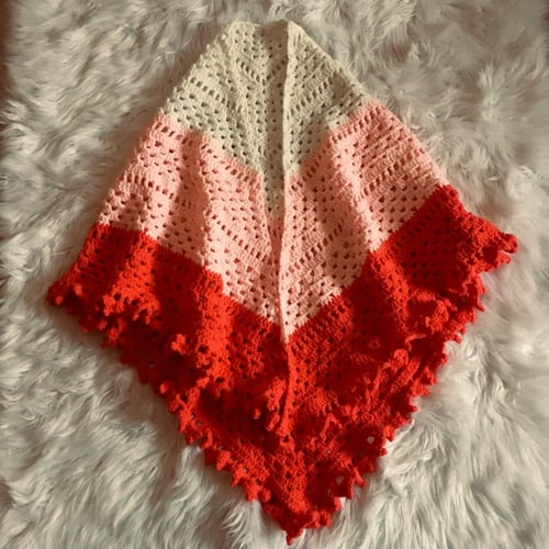 شال مثلث الشكل