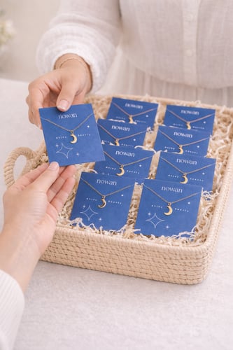 10 قطع من السلسال الهلال الذهبي ضد الصدأ