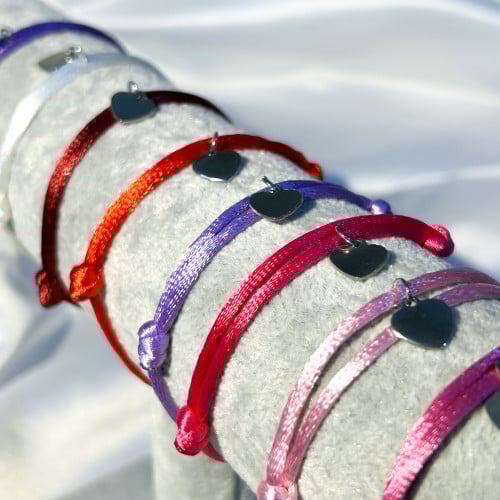 اسوارة خيط مع تشارم القلب | Cord bracelet with a h...