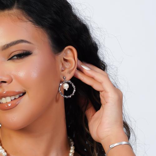 أقراط الكرستال مع اللولو | Gray crystals with pear...