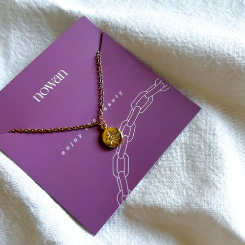 سلسال مع تشارم سباركل مرصع بالزركون | Sparkle char...