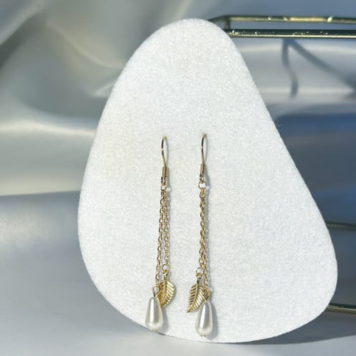 حلق الريشة مع اللولو | Feather with pearl earrings