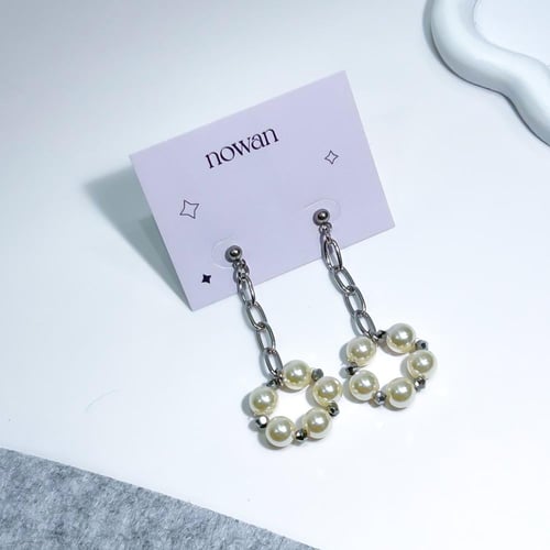 أقراط اللولو مع الكرستالات طويل | Long pearl with...