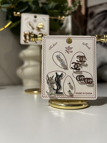 حلق فضي او ذهبي