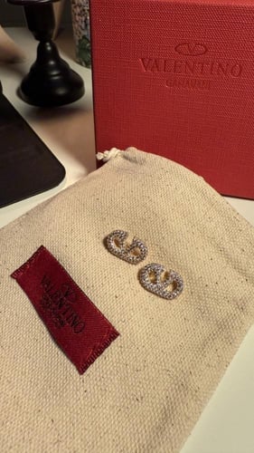 حلق فضي او ذهبي