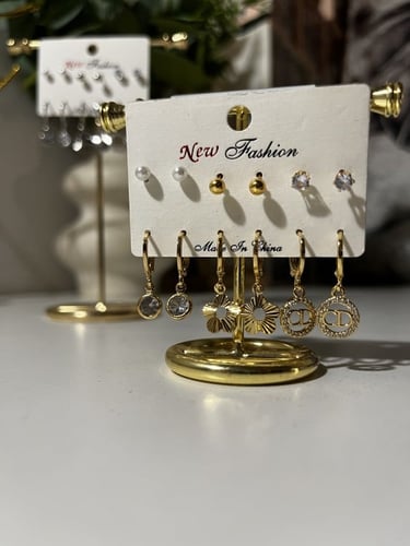 حلق فضي وذهبي