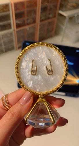 حلق فضي وذهبي