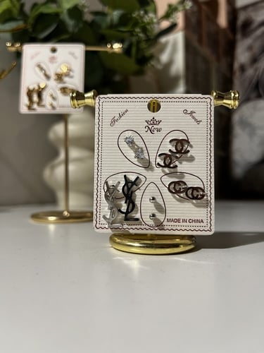 حلق فضي او ذهبي