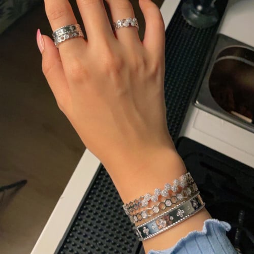 طقم 3 اساور و3 خواتم ذهبي