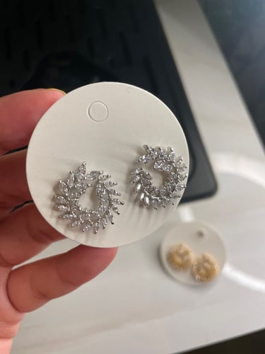 حلق فضي او ذهبي