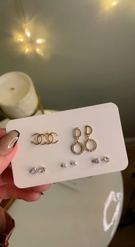 حلق فضي او ذهبي