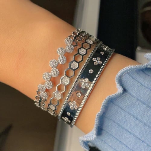 طقم 3 اساور و3 خواتم ذهبي