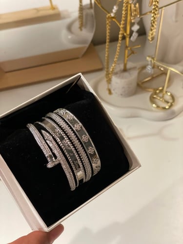 مجموعه اساور وخواتم مقفل وفري سايز