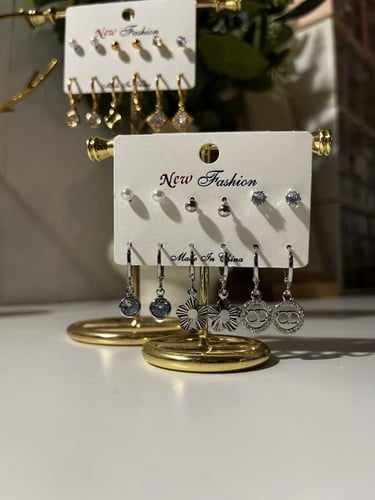 حلق فضي وذهبي