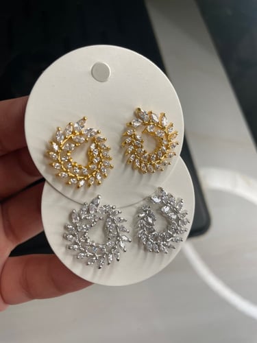 حلق فضي او ذهبي