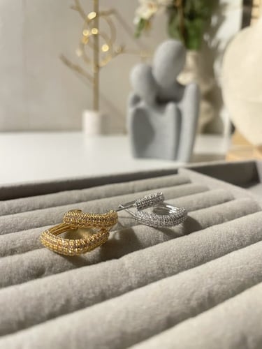 حلق فضي وذهبي