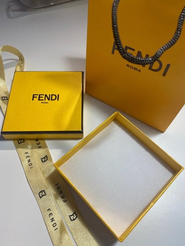 ملحقات فندي سلسال او حلق او خاتم